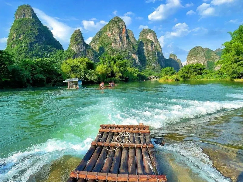 Li River, Guilin - Stunning karst landscape cruise through picturesque mountains